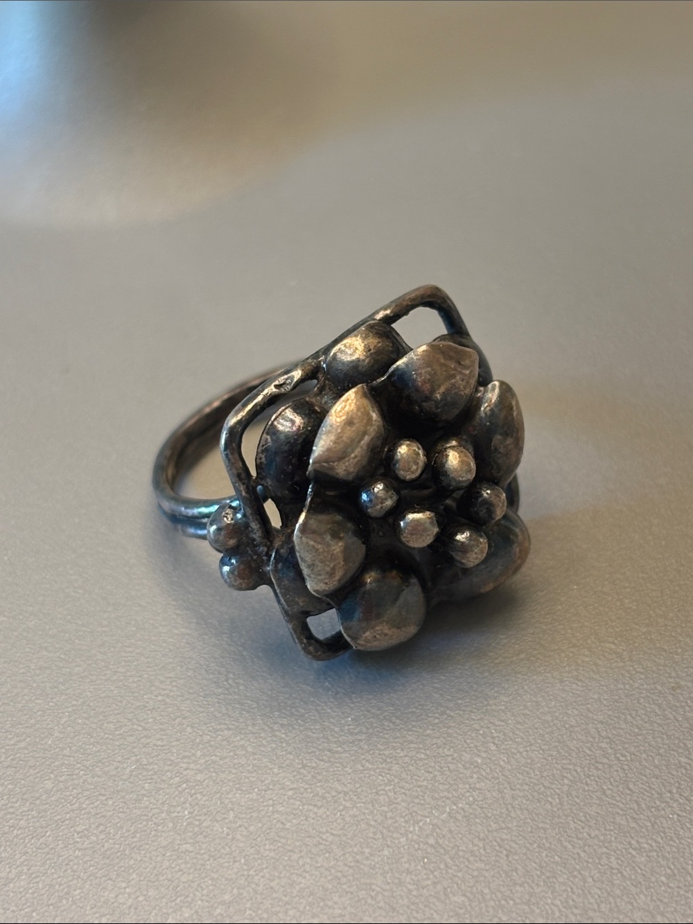 Vintage Hobe Floral Cluster Silver Ring - Blackened Silver!